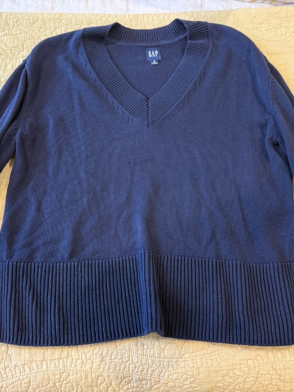 Navy gap sweater